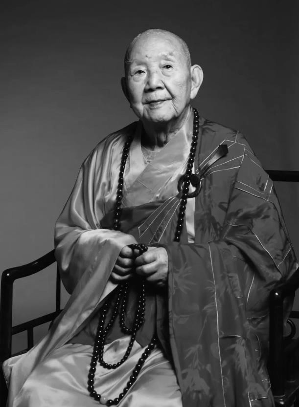 中佛协咨议委员会主席新成长老在广州光孝寺安详示寂 享年103岁